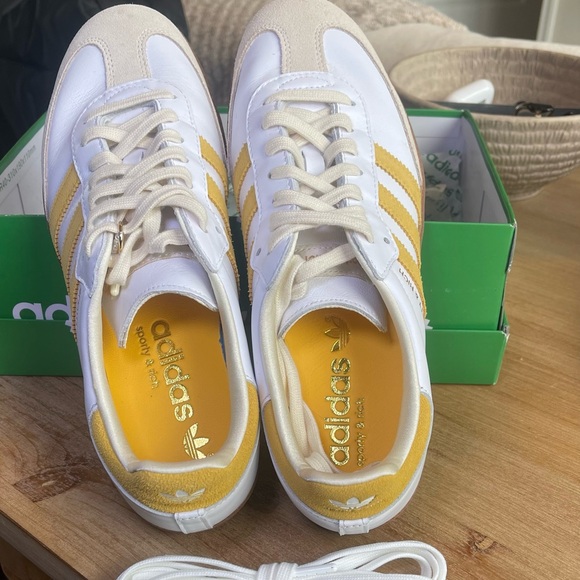 adidas Samba Sporty & Rich White Bold Gold ( Mens 9.5 Womens 10.5/11) - Picture 6 of 9